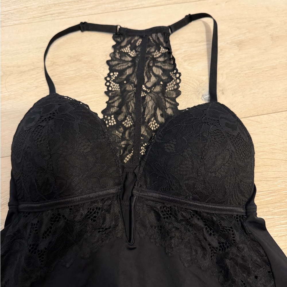Auden Black Lace Chemise‎ - Picture 2 of 4